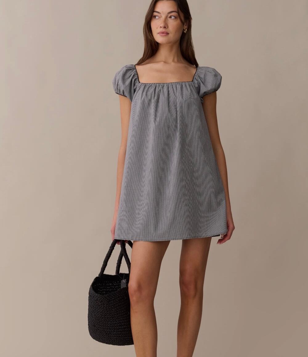 NWT Kourt Striped Puff Sleeve Midi Dress